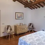 Buon Viaggio 16, Emma וילה אורביאטו
