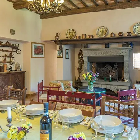 Buon Viaggio 16, Emma Villa