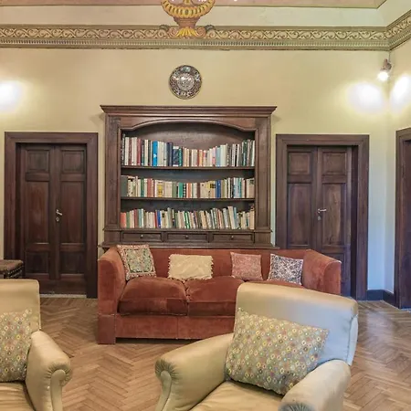 Buon Viaggio 16, Emma Villa