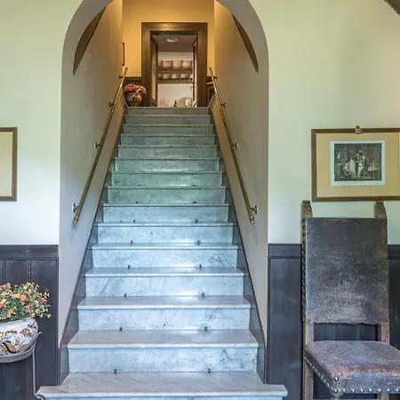 Buon Viaggio 16, Emma Villa *