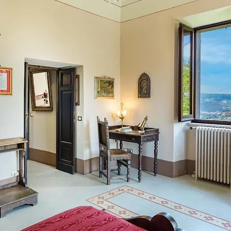 Villa Buon Viaggio 16, Emma *